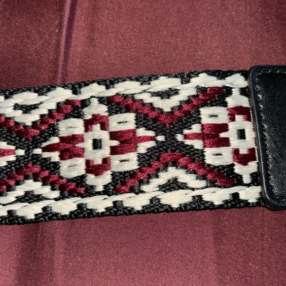 BLACK SLING BAG - Picture 2 of 6